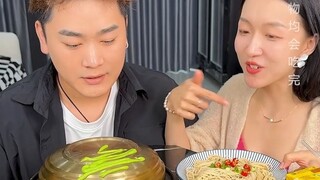 #เล็บไก่ไร้กระดูก ปินปินยังคงมีนิสัยเก่าแก่ชอบปกป้องอาหารอยู่เลยหรือ? มาดูวิธีที่ฉันจัดการเขาสิ #กิจ