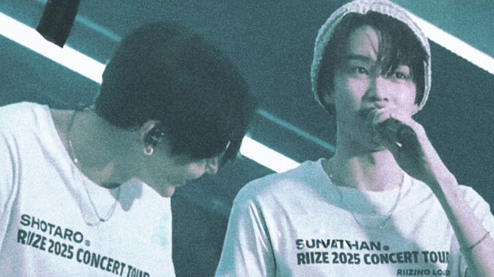 Smilingly bringing up the former group’s name at the concert