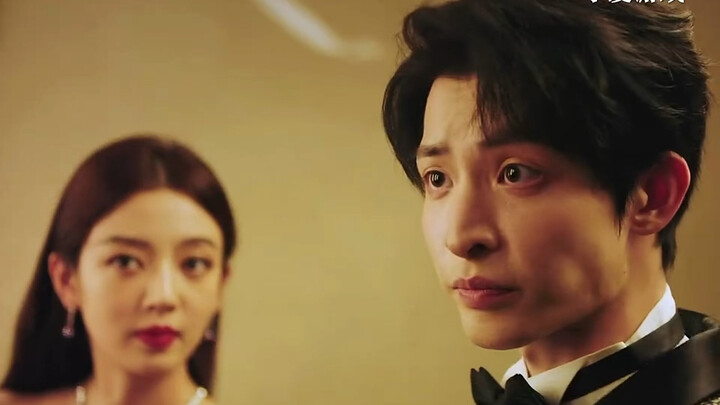 Cặp đôi yêu đương lén lút, cảm giác vụng trộm nặng quá, toàn hẹn hò trong nhà vệ sinh…