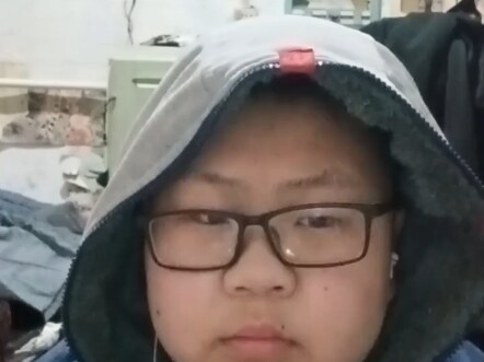 أنا بالغ، يرجى التحقق بعناية.