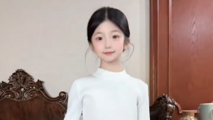 Ancient-style Little Lolita ~ [Zhang Xinxin] ~ Touring the Capital