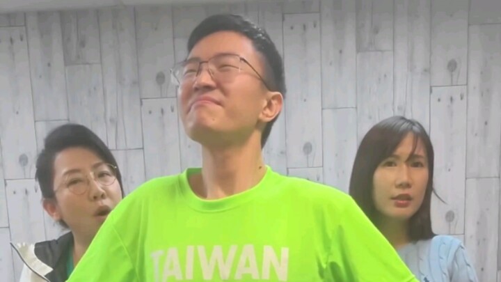 No mole—here’s a joke about the DPP not co-signing!