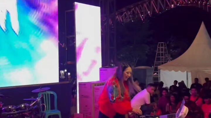 DJ YULIAA KAMPOI