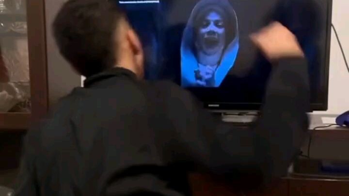 Yung prinank mo tas nadamay pa yung tv🤣