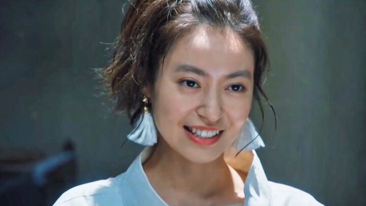 เด็กหญิงวาดวงกลมสองวงไว้บนแผ่นหินอย่างไม่ใส่ใจ คุณเดาออกไหมว่าเธอวาดอะไรไว้