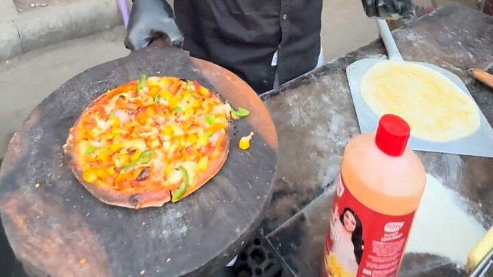 Pizza phô mai củi Ấn Độ, chỉ 200 rupee