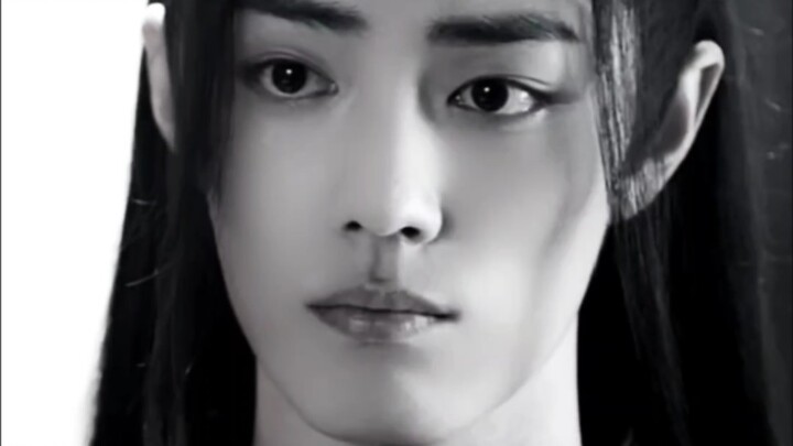 In black and white, Zhan Xian's features are clearer and more impactful