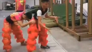 谁说中国没有轻功？这个给我解释一下？