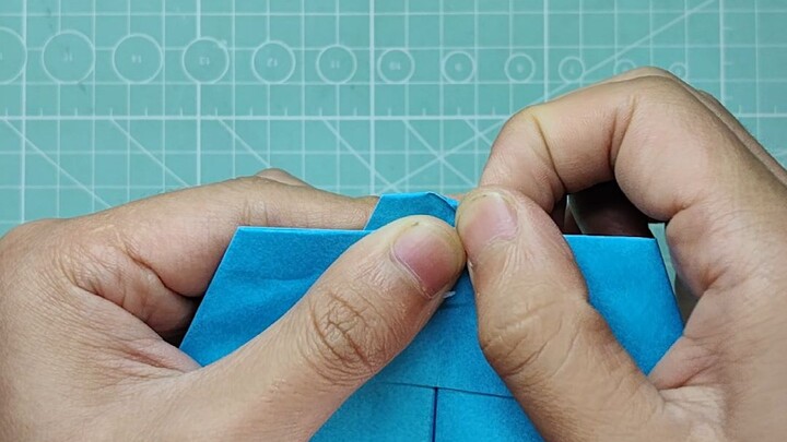 Teach you how to fold a Hatsune Miku with a piece of paper