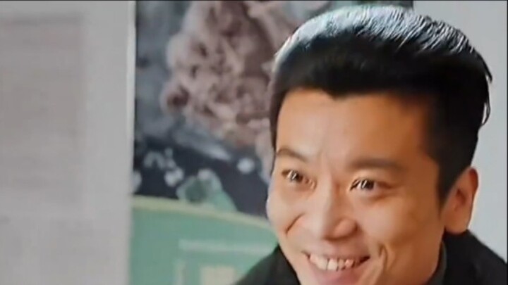 The face was pressed into the hot pot! Three against one and still got killed? Do you know how to pl