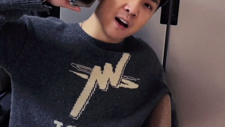 "الصديق الذكر مجرد هراء!" صرخة غاضبة من الصديق!