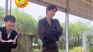 في الواقع، رقص تور وجونباو على أنغام أغنية Hype Boy لفرقة NewJeans