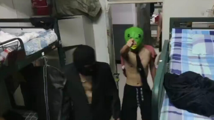 Bạo lực đen tối trong trường học