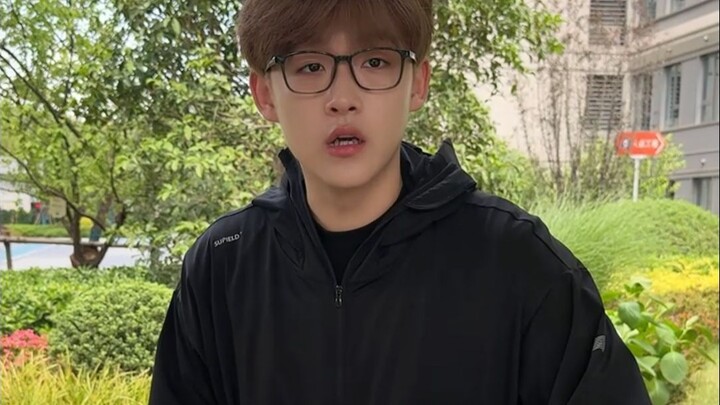 遇到一个卖青提冰柠茶的大学生