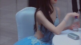 Ternyata pada zaman dahulu kala, wanita yang sangat cantik pada usia lima belas atau enam belas tahu