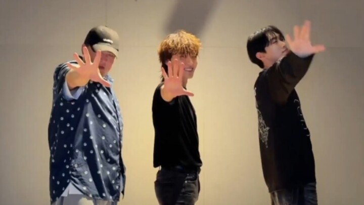 หลี่ฉาน × ชินดง × อึนฮยอก เต้นเพลง «THUNDER» Cha⚡