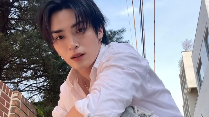 If others are cha Deja Vu, we prefer to cha I'll See You There Tomorrow｜OMEGA x Song Hanqian's new T