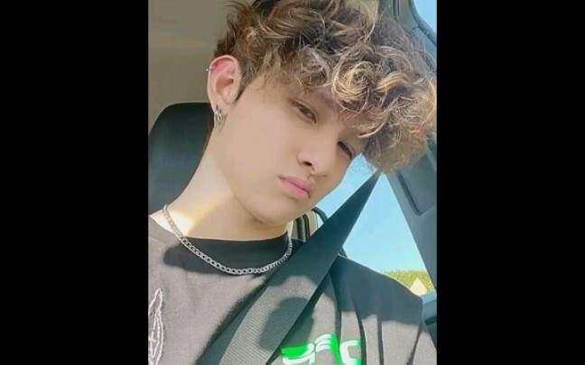 كيف حاله الآن، هو الذي كاد أن يُطلق انطلاقته الفنية مع seventeen؟