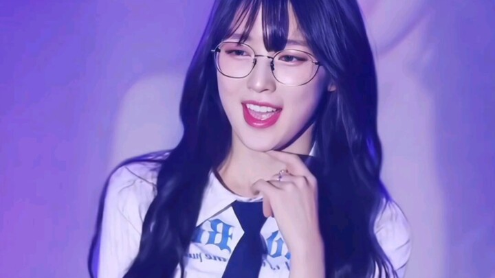 Choi Ye-won Arin sangat cantik