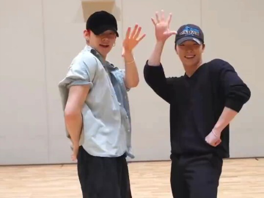 【崔然竣&李灿Dino】和亲故一起ggum cha 240928Tik Tok更新