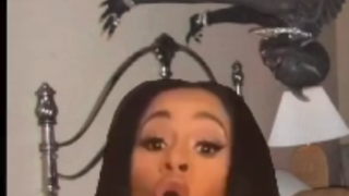 豆荚猫这会可真把卡姐给吓到了！ 音乐可以偏门，但也不能邪门呀！