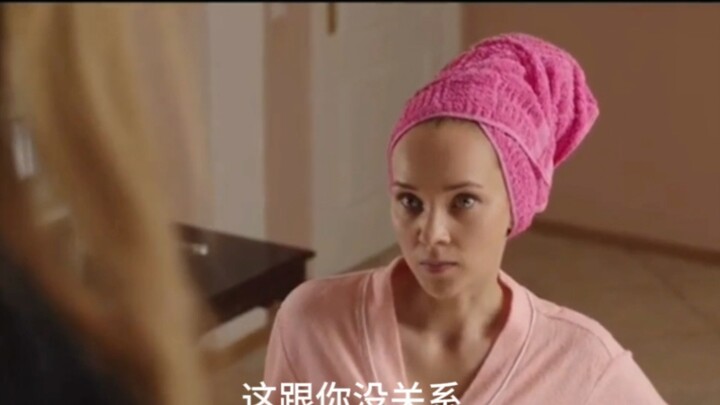 [Kịch ngắn Nga] Tôi nghĩ cô ấy là người yêu của anh hùng, nhưng hóa ra lại là con gái anh ta... thật