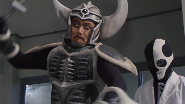 Who can the general hit with such a small hammer? Why not use a bigger one?