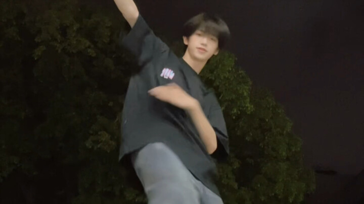 【Sweat】Listen to and dance to cool music in the summer! ! Xiao Zhouzhou's sweat