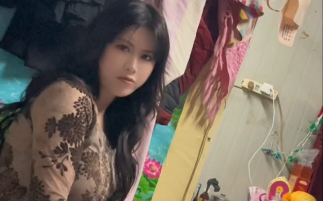 回到农村遇到一个漂亮的老板娘。