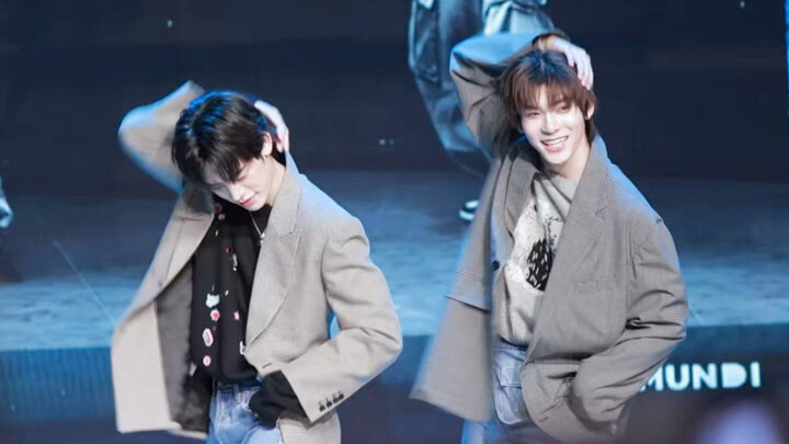 Phần nội y của Trần Nghệ Địch hơi ngắn nhỉ…