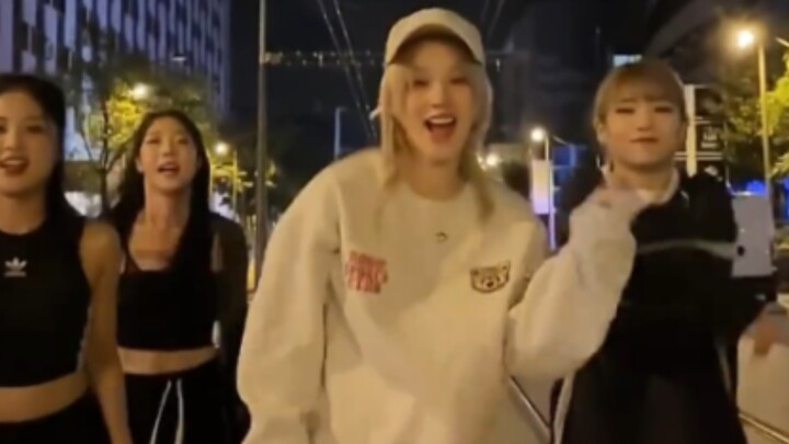 Relaxing and dancing in slippers! Yujin’s “What It Is (Block Boy)” dance challenge in Paris [GIDLE]