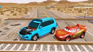 Flatbed Truck Mcqueen  _ Transportation with Truck - Pothole vs Car _484 - BeamN