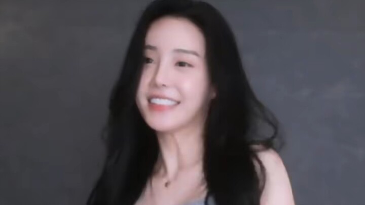 Tamimi See Tinh's super cute Ding Ding Dong dance