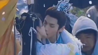 Who loves kissing so much! [Changyue Jinming‖Bai Lu VS Luo Yunxi]