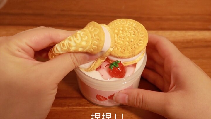 A sky-high‑price “sweet little slime” from overseas, selling for 127 RMB per box—plus the “slime‑buy