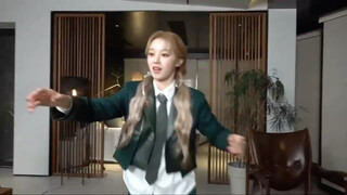 ซ่งหยูฉี เต้นเพลง "I want that" สด