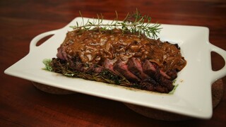 New York Steak with Creamy Black Pepper Mushroom Sauce 牛排配黑椒蘑菇奶油酱