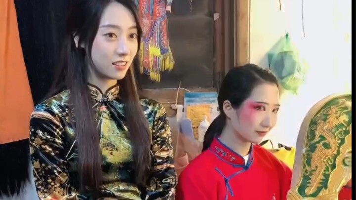 حذاء هولاي، هذه مش أختنا الأكبر بل زوجة المعلّم!