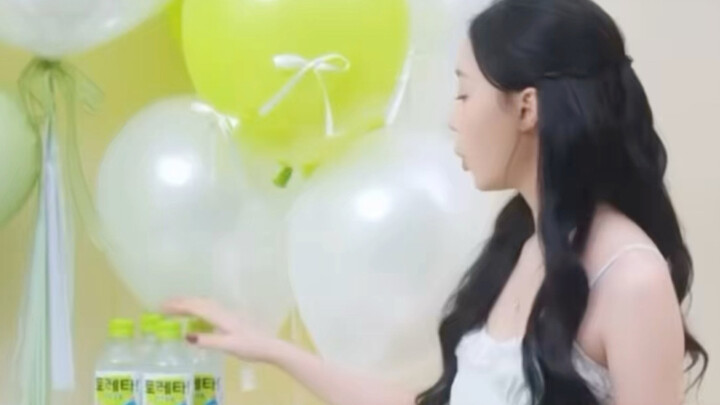 Video quảng cáo mới nhất của Kim Dong‑geun, không giấu nổi nỗi chua xót trong lòng.