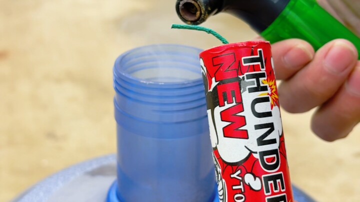 Ember: Cepat, beri aku kacang!