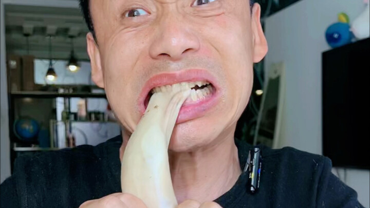 تحدي مؤخرة النعامة