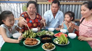 Làm Ơ Kho Quẹt Chấm Đậu Rồng Dưa Leo Chuột Với Bầu Luộc Ăn Sạch Nồi Cơm| TKQ & Family T543