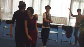 【MIC男团】和阿朵练习跳舞 舞蹈室