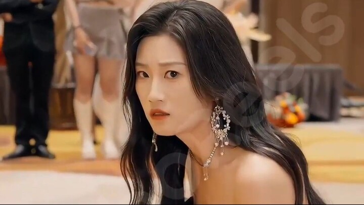 คุณย่าแก่ 80 กลับชาติมาเกิดเป็นสาว 22 ปราบหลานรกสร้างตระกูลรุ่ง