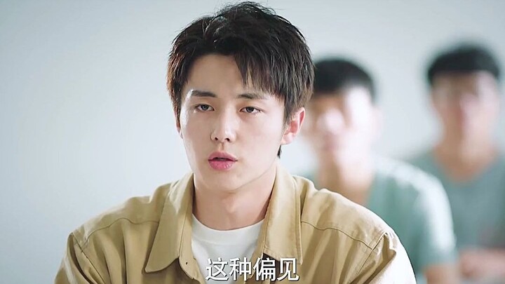 Apakah Mahasiswa Miskin yang Menggunakan Bantuan Studi untuk Membeli Barang Mewah Harus Dicabut Kual