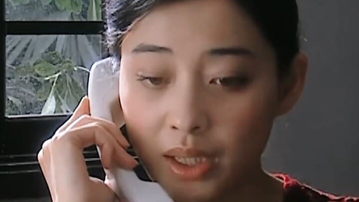 Di balik setiap pria sukses, selalu ada seorang wanita yang berkorban diam-diam.