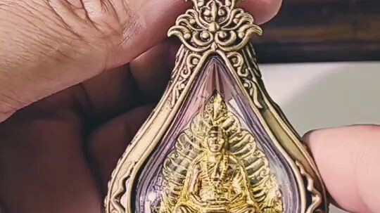 Thai amulet, art & inspiration. by komjewelry, Bangkok. รับชมเพื่อความเพลิดเพลินและเสริมสร้างกำลังใจ