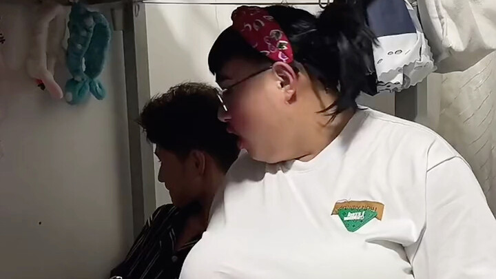 封校状态下的当代大学生，哈哈哈哈哈哈哈男寝全是男嫂子