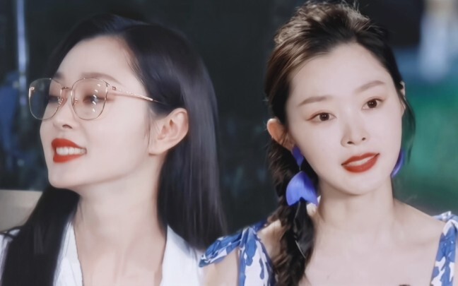 【Song Yi】Variety Show Outfit Roundup! The Sister in Glasses Is So Cute I’m Falling for Her