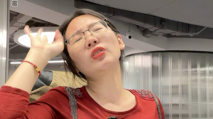 Để xem còn ai lén gọi đồ ăn nữa không
